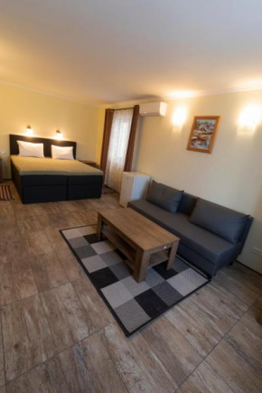 Taverna & Rooms
